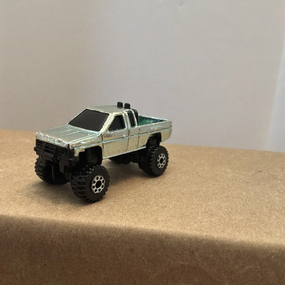 HOT WHEELS MICRO RACERS 4‎ X 4 Chrome